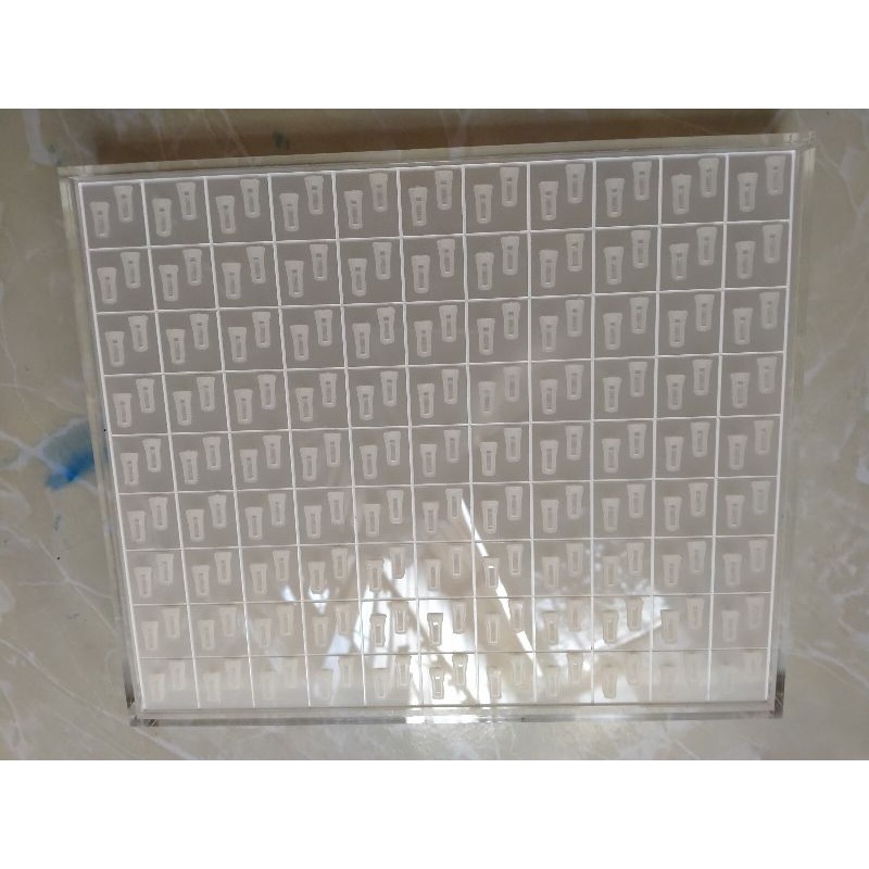 Mâm nhẫn 2 móc bằng mica