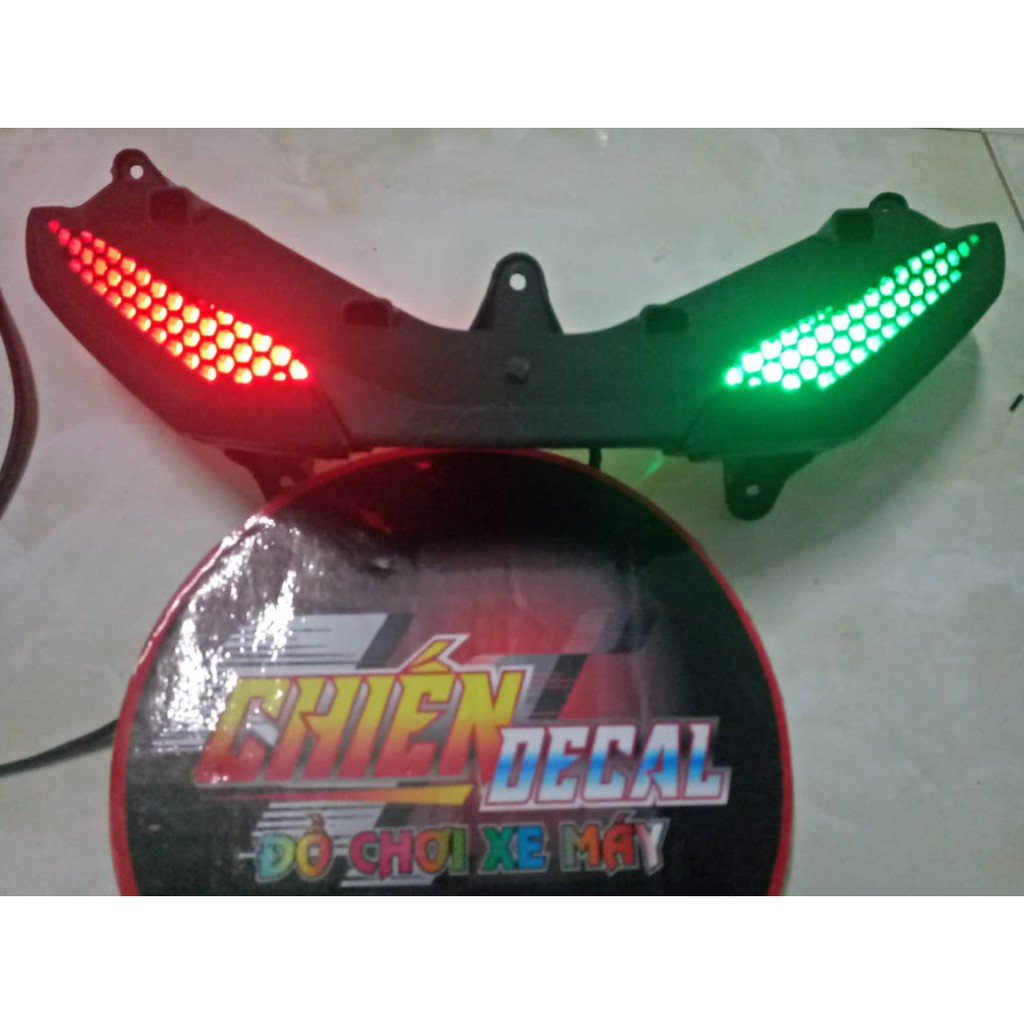 Bộ Audi.đề mi lưới tổ ong dành cho xe máy exciter 150.làm hoàn chỉnh+zắc cắm như zin.