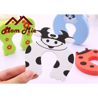 Miếng xốp chặn cửa tránh kẹt tay bé hình thú - K066