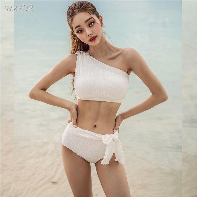 Màu trắng hở một bên vai gợi cảm xẻ góc phẳng thắt lưng cao thép hỗ trợ bikini