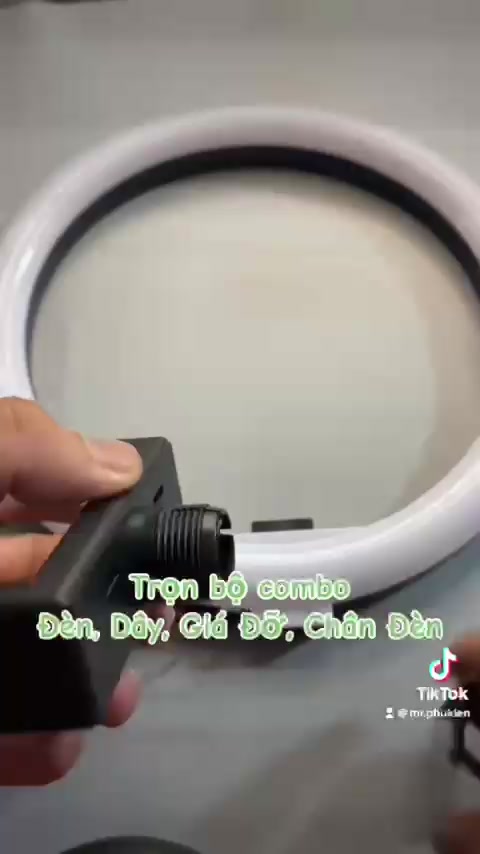 Đèn livetream bán hàng để bàn kích cỡ 26cm có 3 chế độ màu đèn: trắng,vàng,vàng +trắng,ánh sáng tuỳ chỉnh theo ý+ chân. | BigBuy360 - bigbuy360.vn