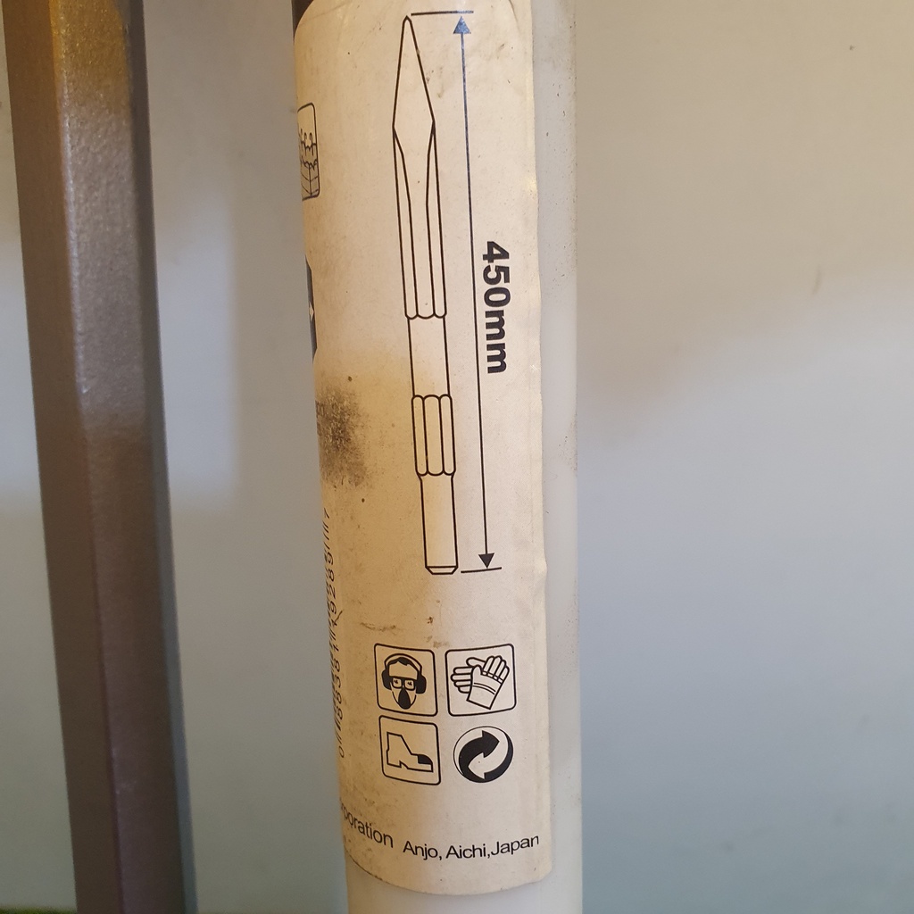 Mũi đục nhọn 17mm x 450mm Makita D-16863