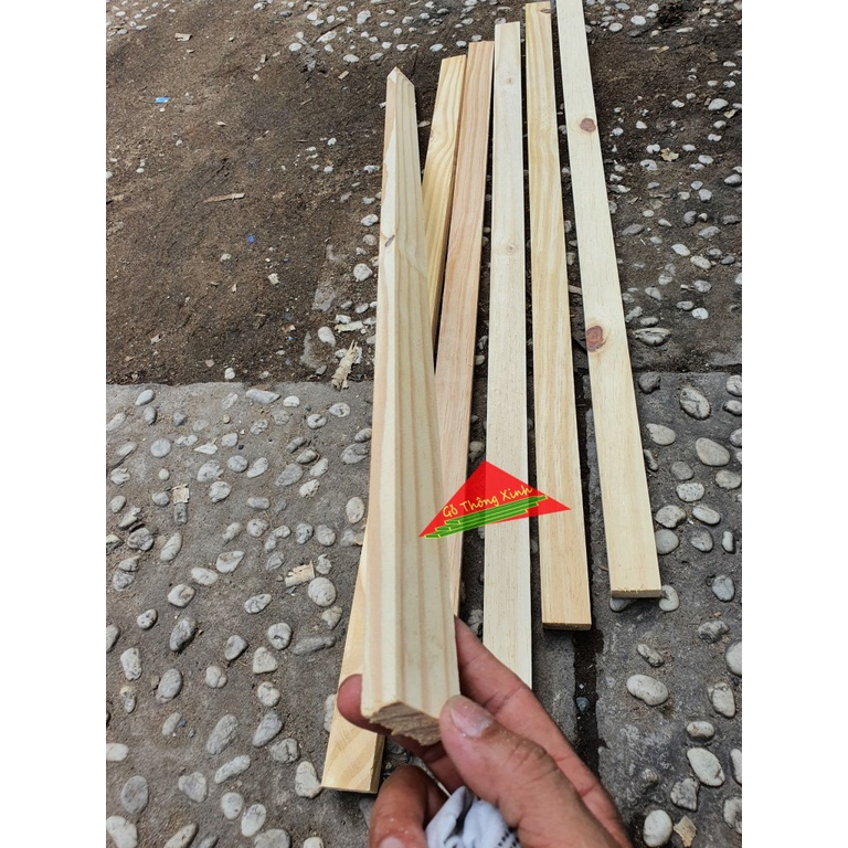 Thanh gỗ thông vuông mới đẹp dài 80cm, rộng 3cm, dày 1.5cm đã bào láng đẹp 4 mặt rất thích hợp làm nẹp, làm khung sườn