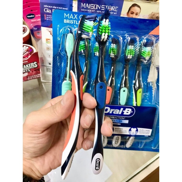 Set 8 bàn chải đánh răng Oral-B Cross Action Advanced của Mỹ