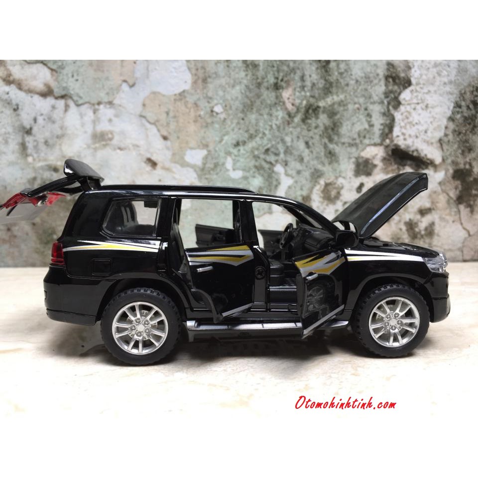 Mô hình xe TOYOTA Land Cruiser 2018 1:32