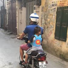 Đai xe máy dạng Balo cho bé