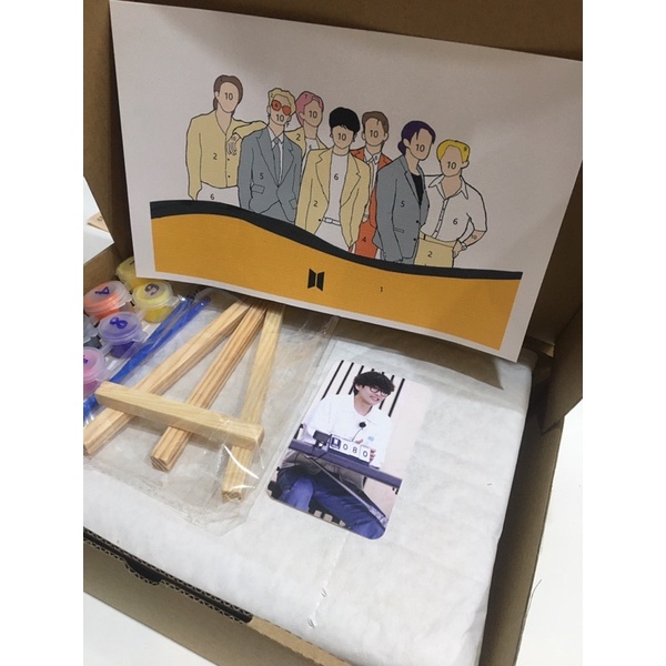 tranh kính tô màu mica BTS Butter (tặng kèm card bất kì, có giá đỡ) | BigBuy360 - bigbuy360.vn