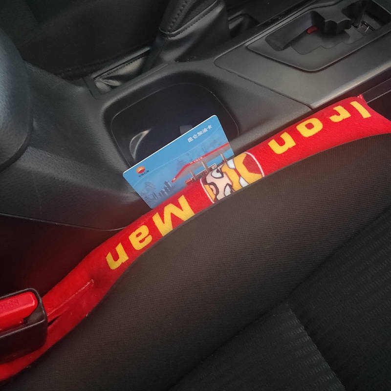 Dải viền nhét khe hở họa chống rơi đồ họa tiết siêu anh hùng Marvel cho các loại ghế xe hơi phổ thông FE6X