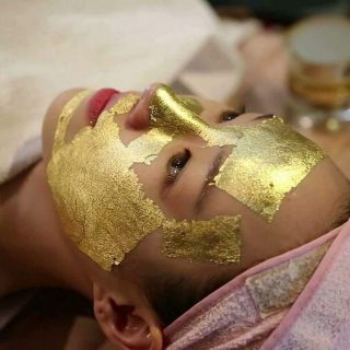 Bộ 50 miếng mặt nạ dát vàng 24k nguyên chất (có thể ăn được)