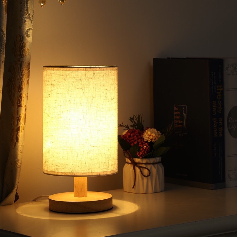 Đèn ngủ để bàn thân gỗ , đèn ngủ vintage phong cách Hàn quốc