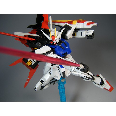 Mô hình lắp ráp RG 1/144 Strike Aile Gundam Bandai