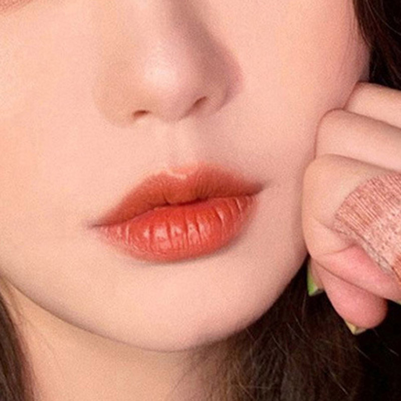 [Hàng mới về] Son Kem Trang Điểm Nhung Mịn Thiết Kế Vỏ In Nổi Nơ