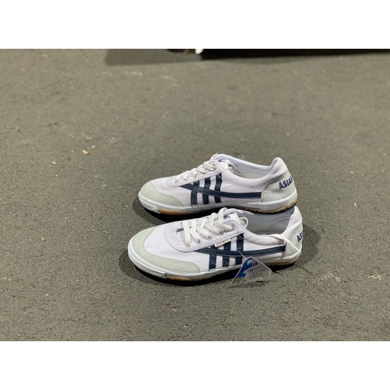 Giày thể thao bata asia Sport sọc