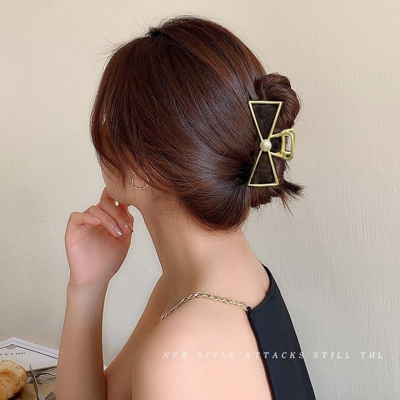 Kẹp Tóc Đuôi Cá Đính Ngọc Trai Xinh Xắn