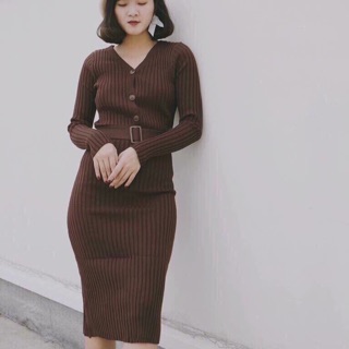 Đầm body len nút QC