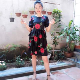 Váy hoa xếp tầng