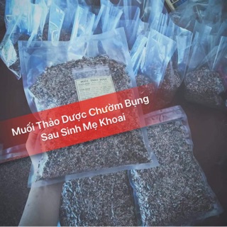 Muối thảo dược chườm bụng mẹ khoai
