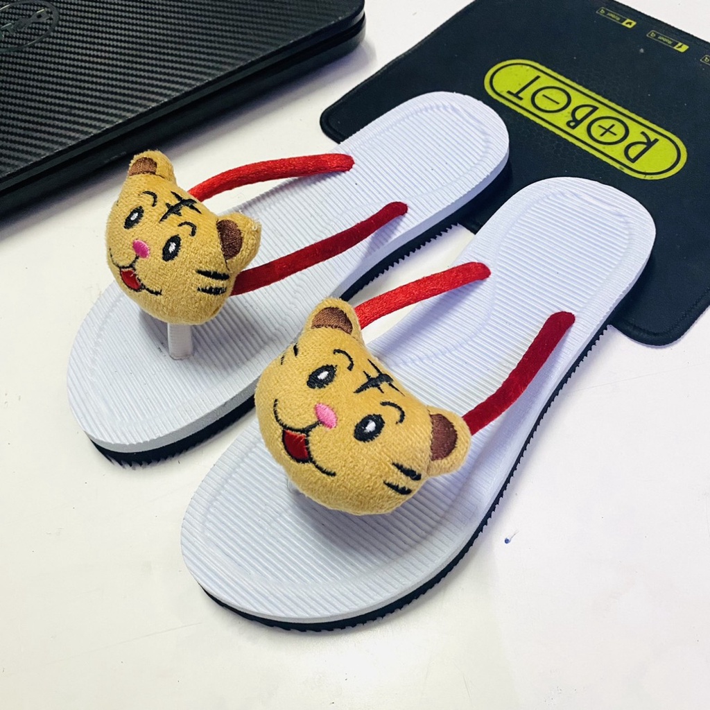 Dép xỏ ngón nữ bông hình thú Doraemon-HelloKitty-Hổ-Heo cute đủ size cho các chị em.