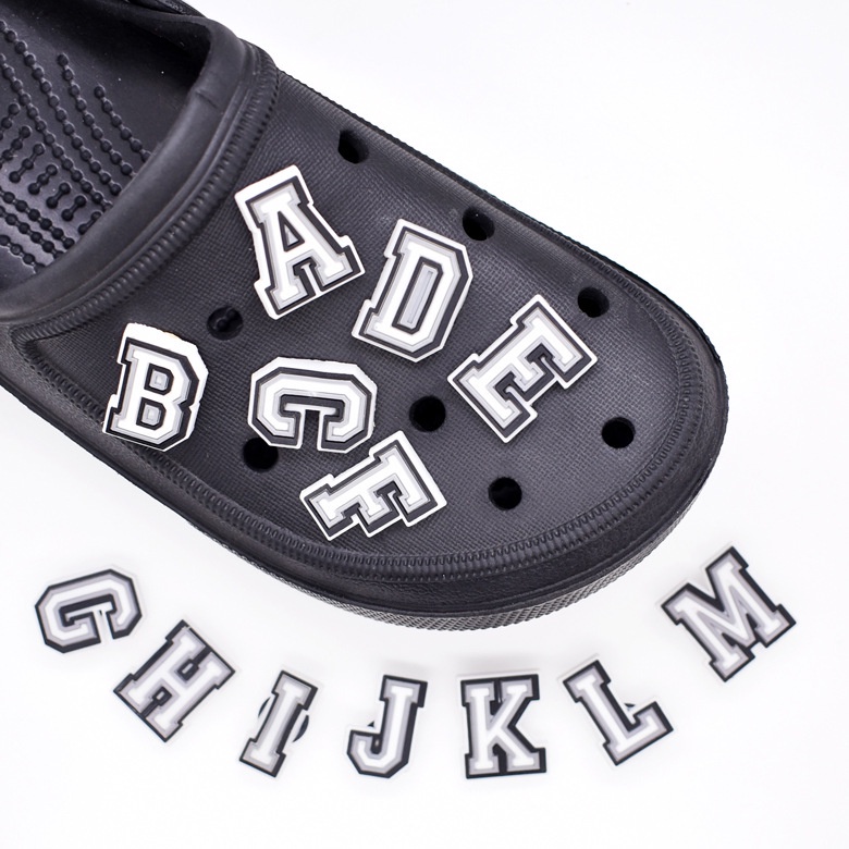 Ghim Cài Áo Crocs Jibbitz Màu Trắng Đen Hình Chữ Cái A-Z DIY
