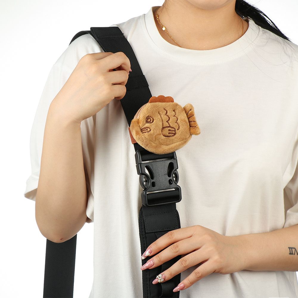 Ví đựng tiền và son hình con cá nhồi bông kích thước nhỏ có móc gắn balo dễ thương cho nữ