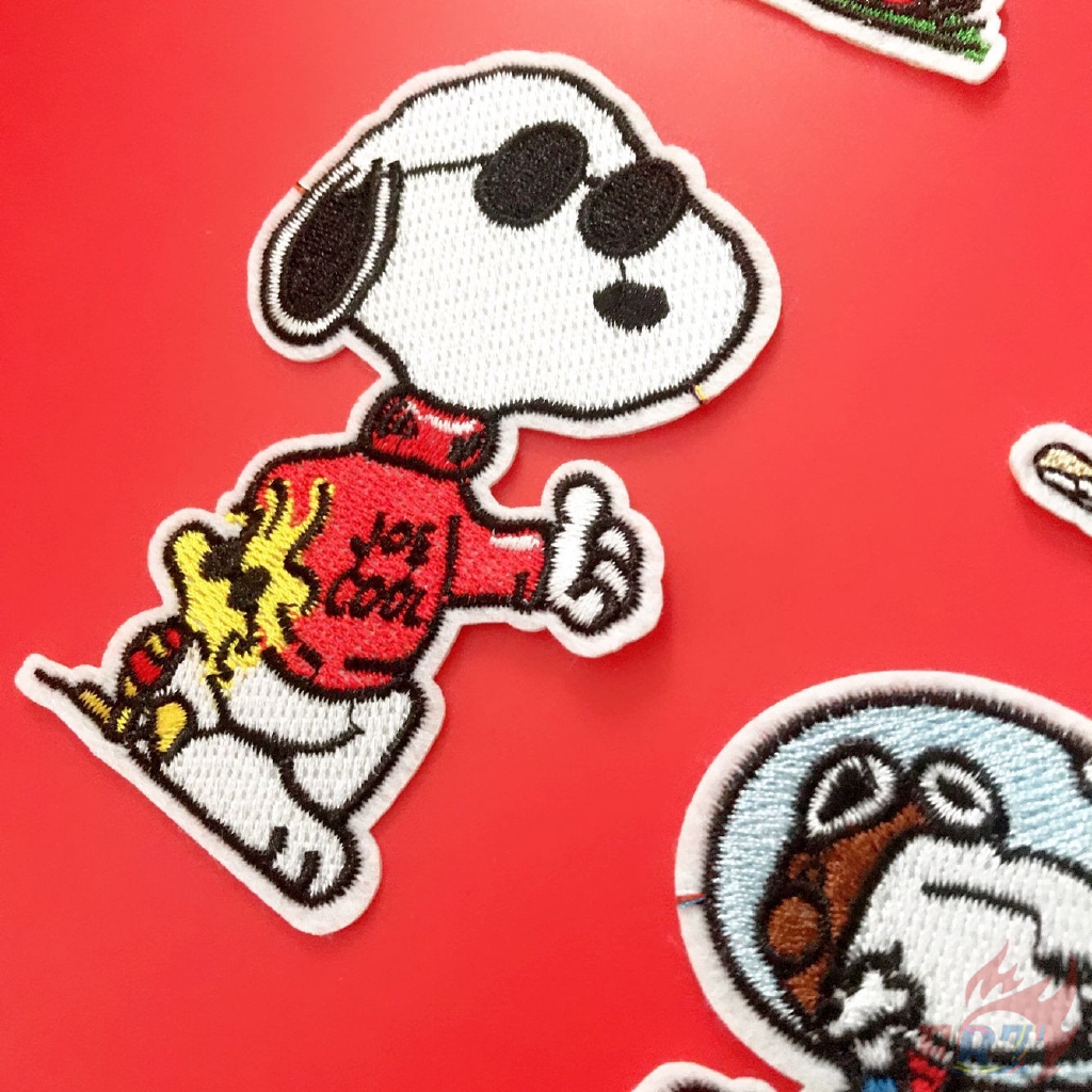 Huy Hiệu Thêu Áo Hình Snoopy S-7