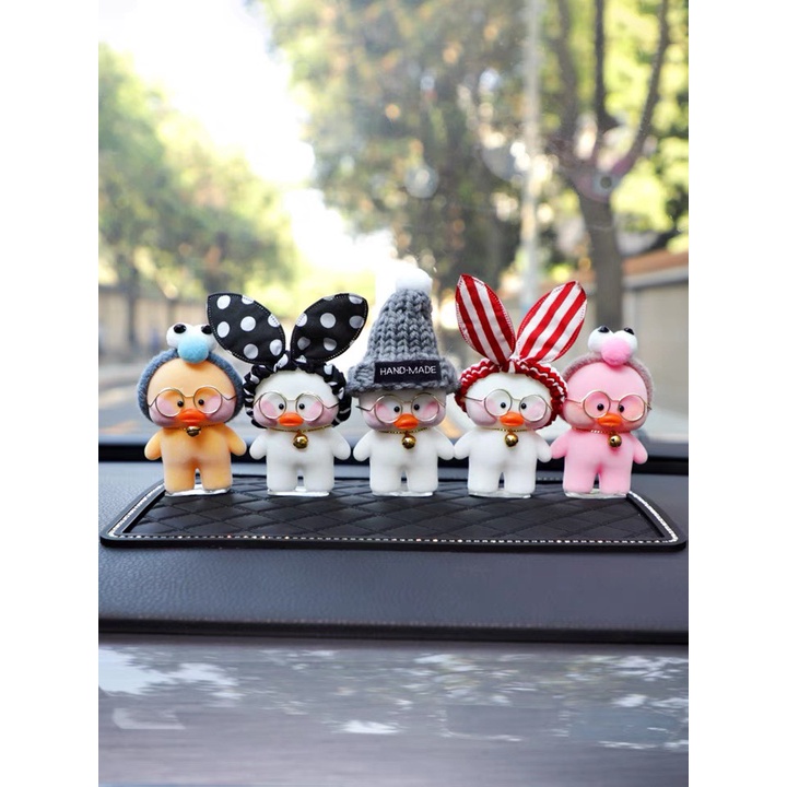 Trang trí taplo ô tô hình chú vịt dễ thương - Trang trí taplo xe hơi cao cấp