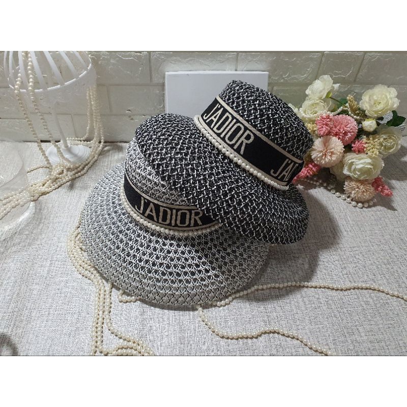 Mu đi biển sang chảnh kiểu lồng đèn
