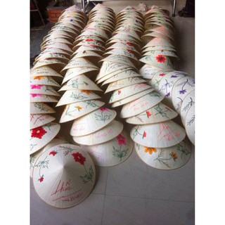 Nón lá thêu hoa đơn giản đẹp