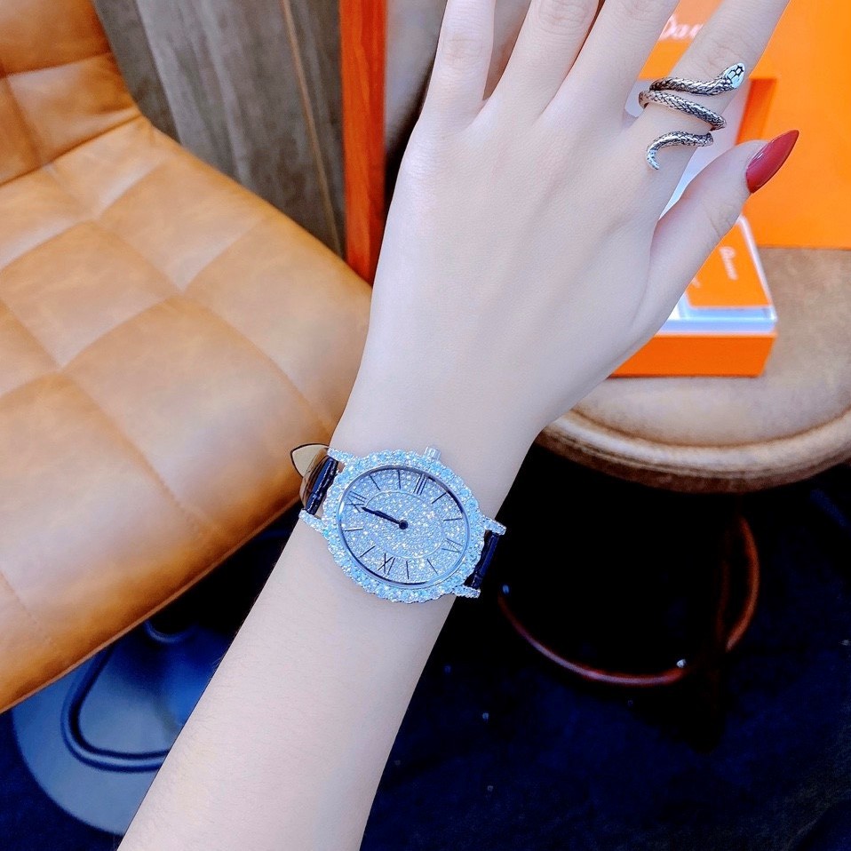 Đồng Hồ Davena Nữ Dây Da Đen 32mm Mặt Oval Đính Đá