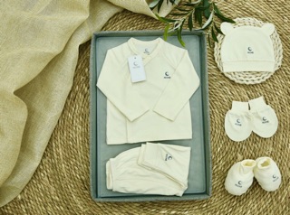 Bộ dài sơ sinh Moon chất Petit mát