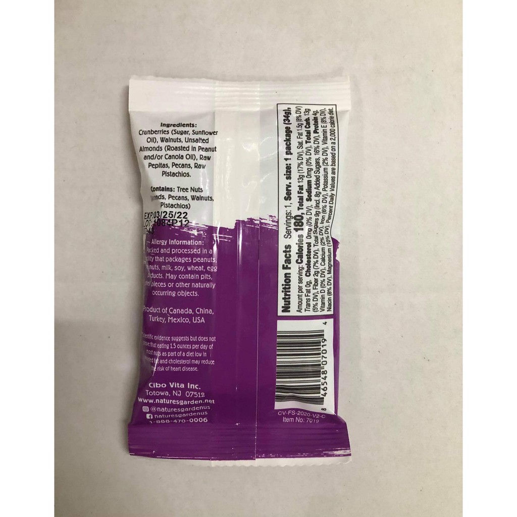 Hạt sấy khô tổng hợp Nature’s Garden Trail Mix Snack Packs (Gói nhỏ 34g)