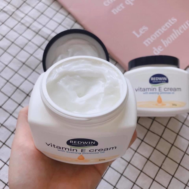 Kem dưỡng da mềm mịn Redwin Vitamin E Cream 300g
