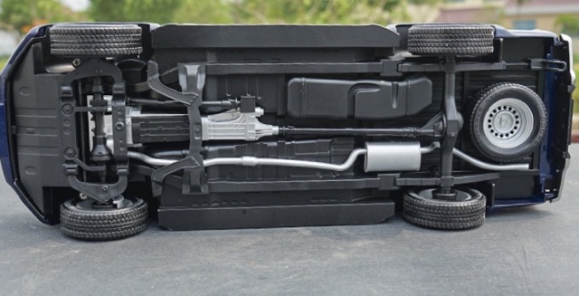 MÔ HÌNH XE ISUZU D-MAX TỶ LỆ 1:18