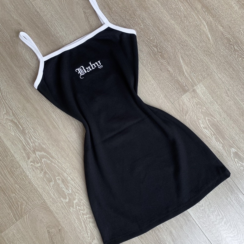 Đầm body thêu Baby