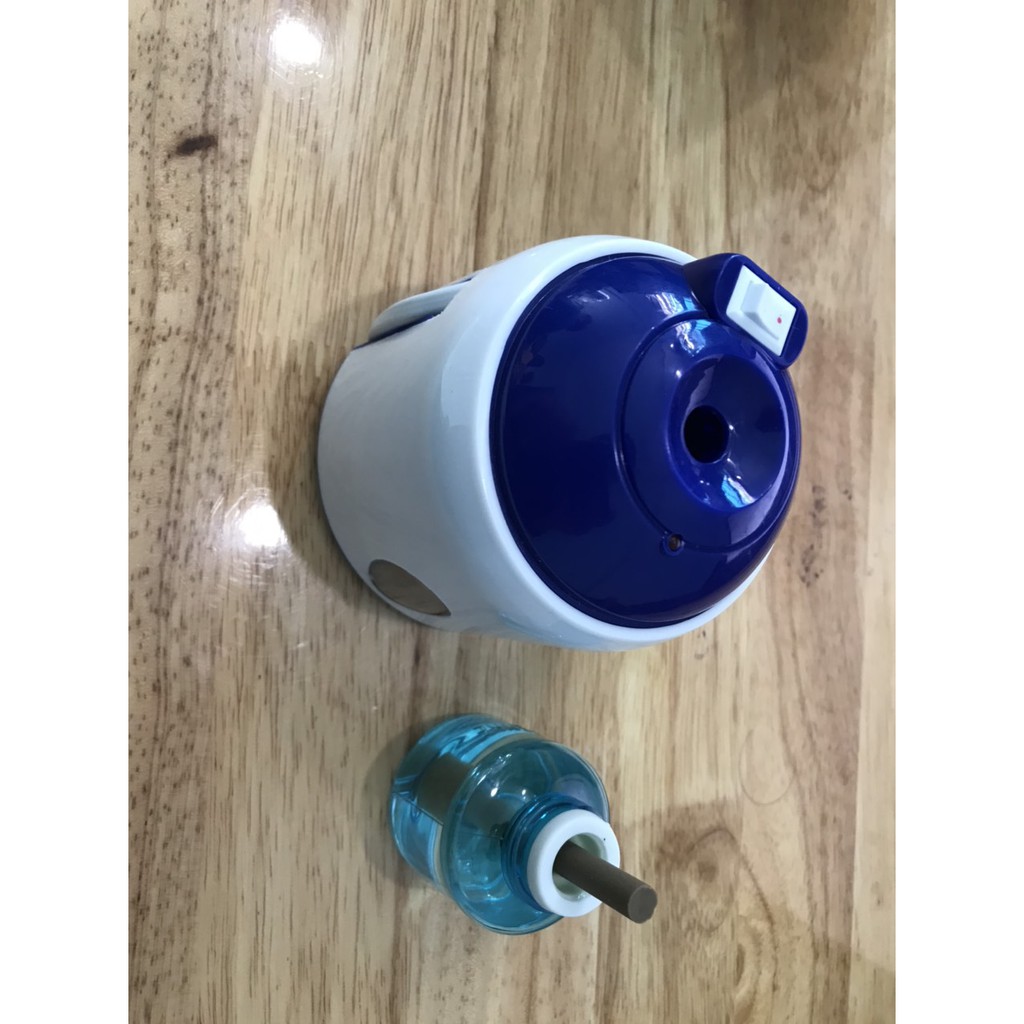 Đèn đuổi muỗi kèm tinh dầu