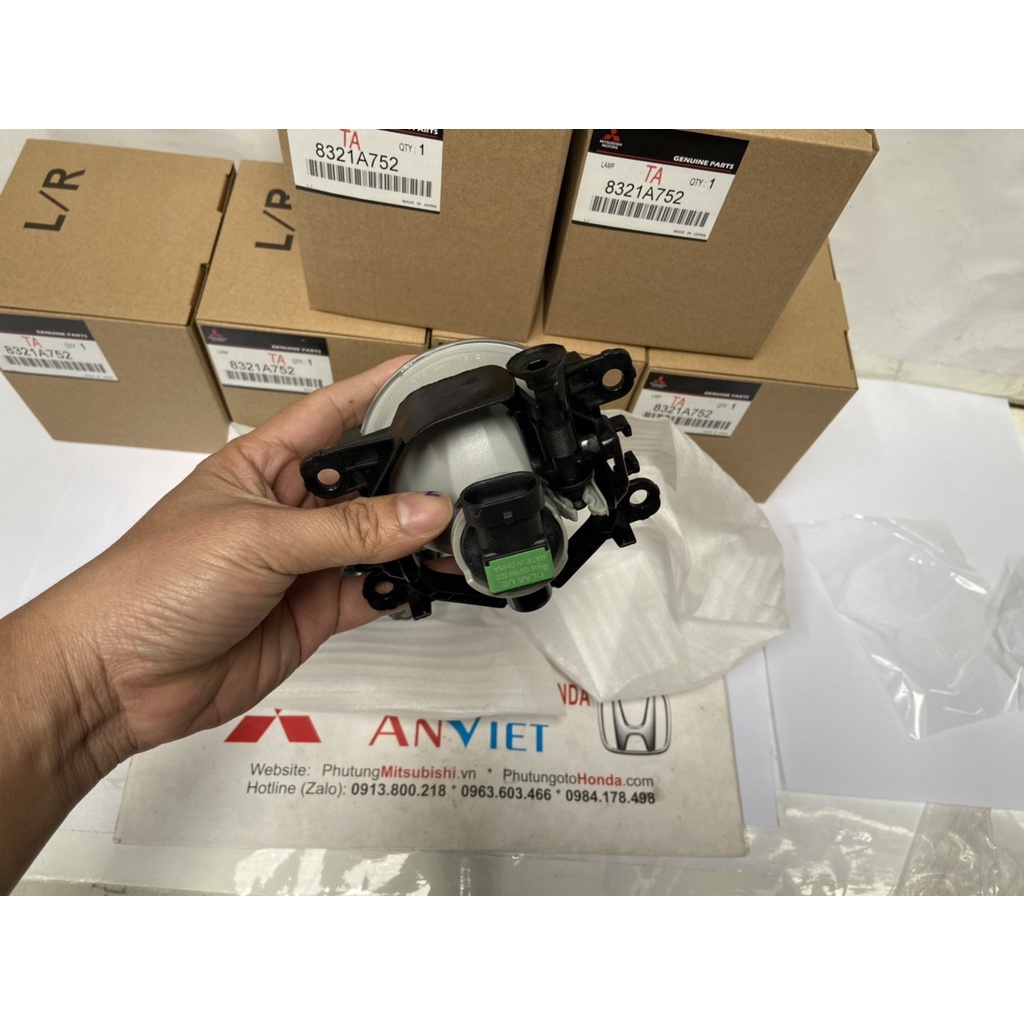 Đèn gầm, đèn sương mù xe Mitsubishi Xpander | 8321A752 | hàng thay thế