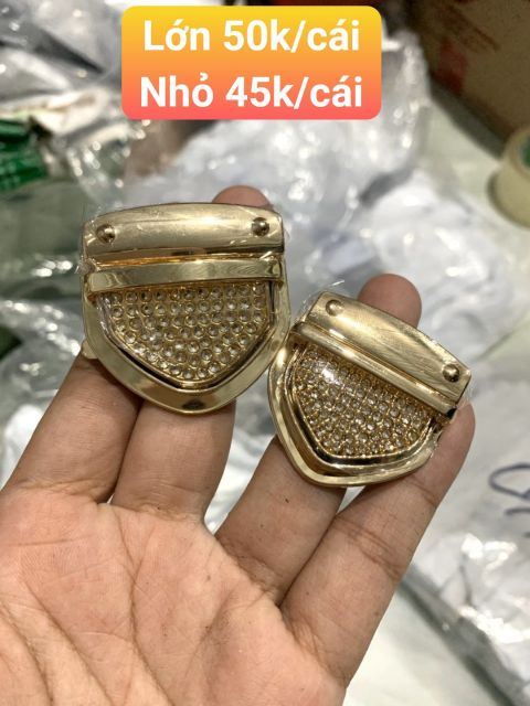 Khóa sập vuông bầu đính đá