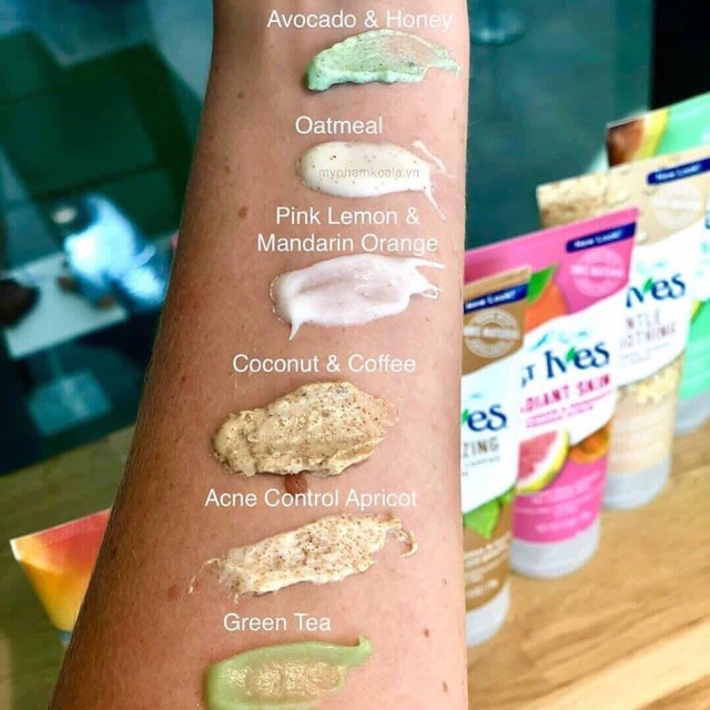 Sữa rửa mặt tẩy tế bào chết St.lves Trà xanh/ Chanh đào/ Mơ