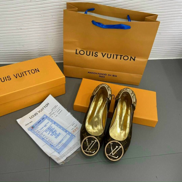Giầy bệt LV