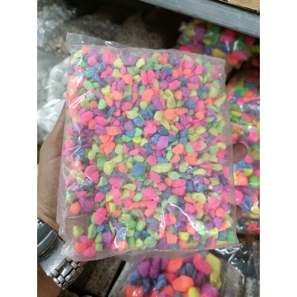 ĐÁ MÀU TRANG TRÍ BỂ CÁ , SỎI  TRANG TRÍ HỒ CÁ , SỎI MÀU