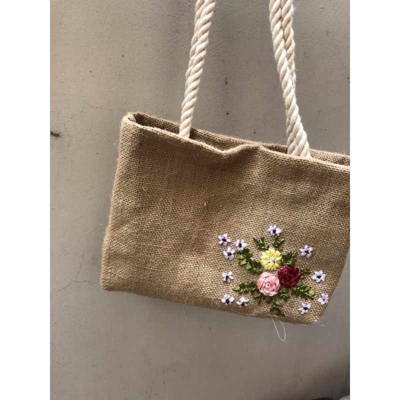 Túi cói mây thêu tay tubang độc đáo phong cách cổ điển vintage