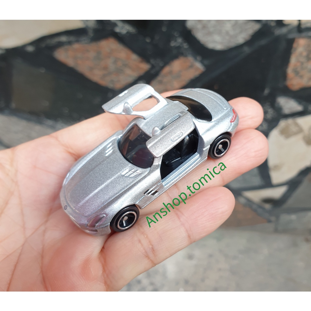 Mô hình siêu xe Mercedes màu bạc tomica Nhật Bản