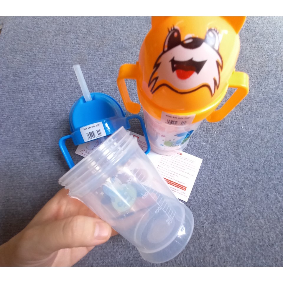 Bình uống nước, uống sữa hình gấu có ống hút cho bé [CÓ VẠCH CHIA ML] | BigBuy360 - bigbuy360.vn