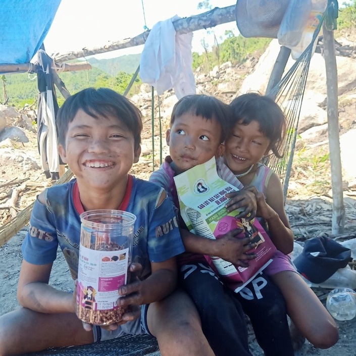 Gạo Lứt Sấy Rong Biển 200gr Cô Gái Bhnong Thơm Ngon Giòn Tan, Ăn Vặt Ngon Cho Giới Trẻ