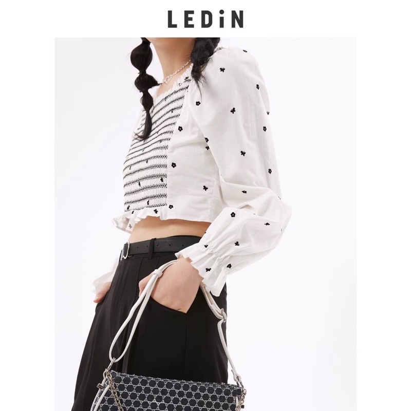 Áo trắng hoạ tiết Ledin