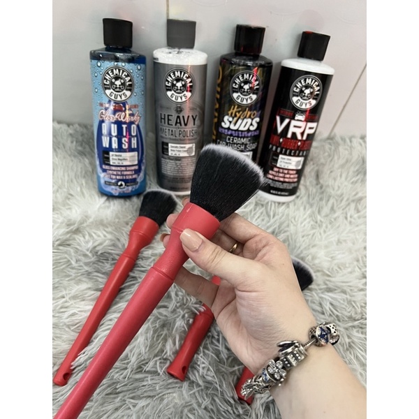 Cọ siêu mềm , siêu bền vệ sinh dàn áo kèm xà bông chemical guys là hết nước chấm