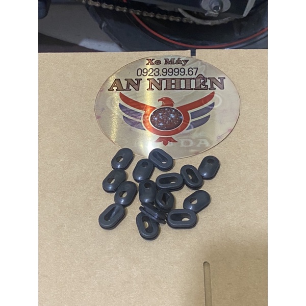 NÚT RUỒI ĐEN GẮN GHI ĐÔNG XE MÁY 67