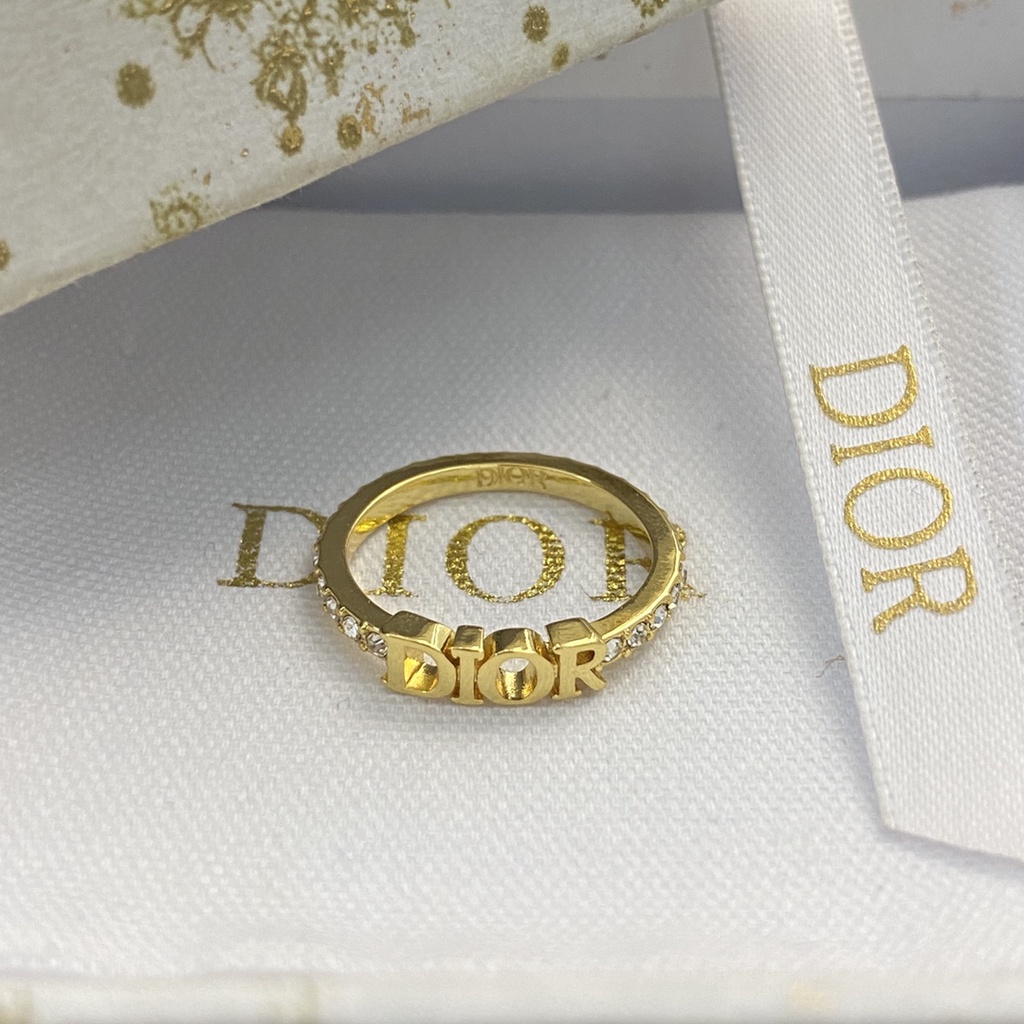 Nhẫn thời trang nữ cao cấp Dior CD với thiết kế sành điệu, thanh lịch và cá tính