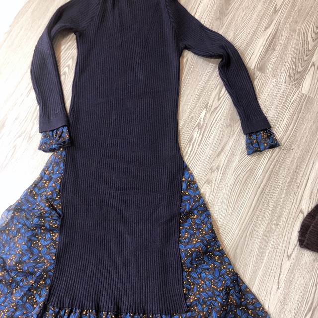 210 đầm màu xanh hàng si hàng thùng  ( hình ảnh chỉ mang tính chất minh hoạ live )