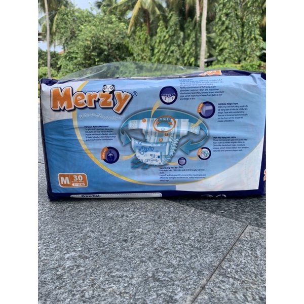 Tả dán em bé Merzy gói trung Size  siêu thấm